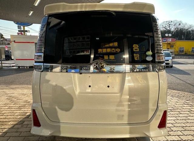 
								Toyota Voxy full									