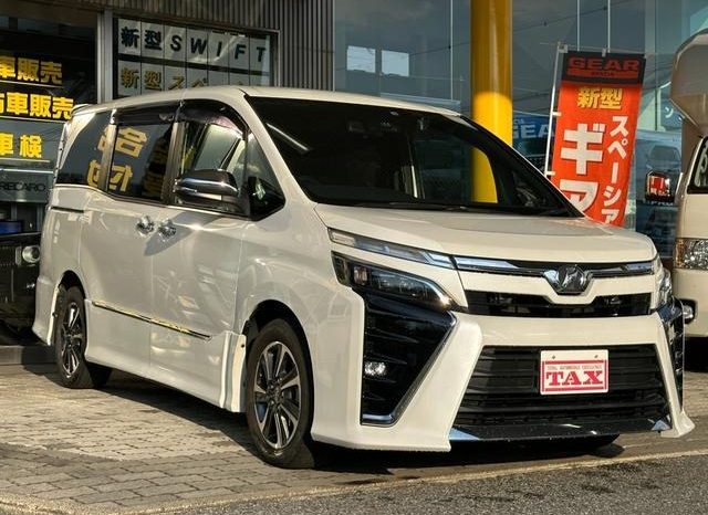 
								Toyota Voxy full									
