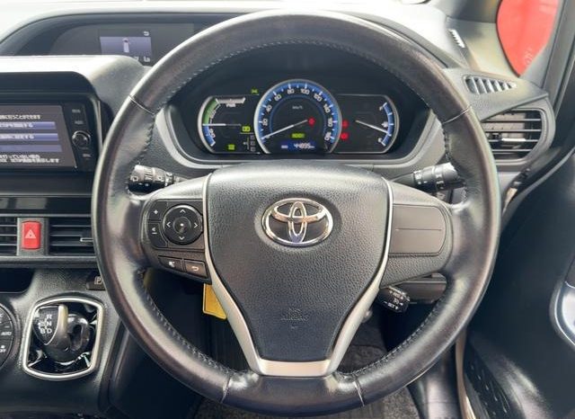 
								TOYOTA VOXY HYBRID V full									