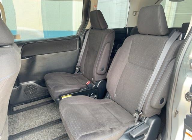 
								TOYOTA VOXY HYBRID V full									