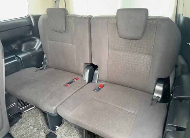 
								TOYOTA VOXY HYBRID V full									