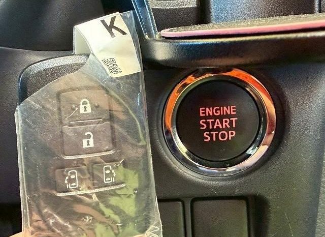 
								TOYOTA NOAH SI full									