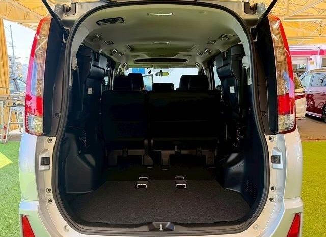 
								TOYOTA NOAH SI full									