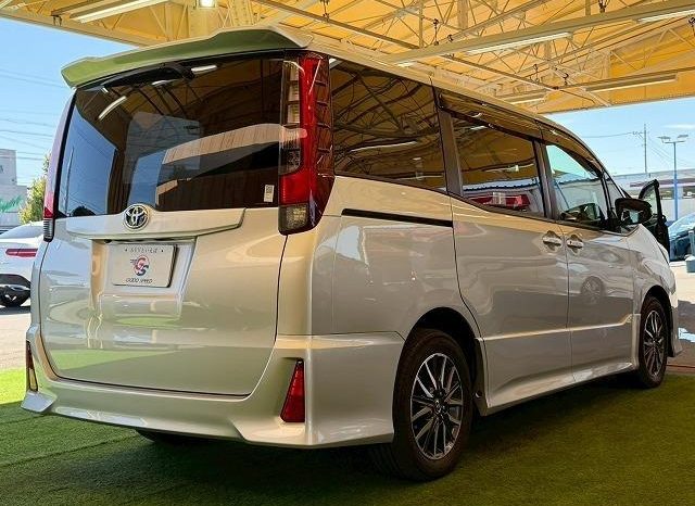 
								TOYOTA NOAH SI full									