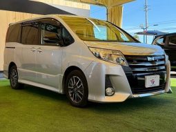 TOYOTA NOAH SI