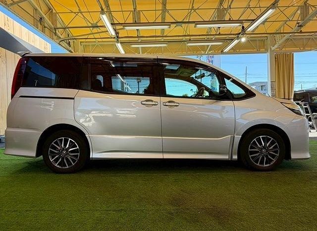 
								TOYOTA NOAH SI full									