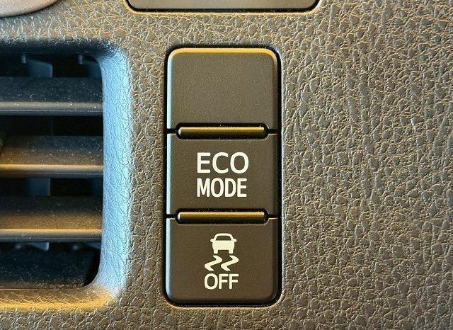 
								TOYOTA NOAH SI full									