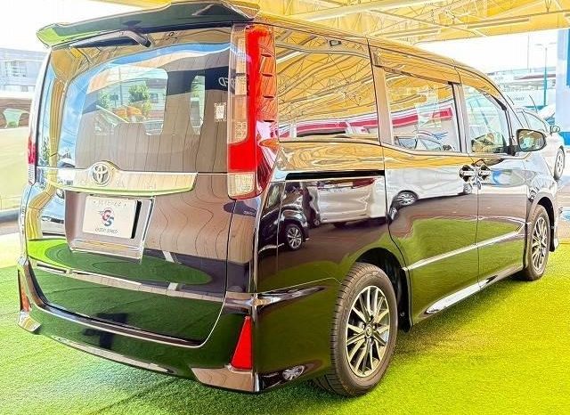 
								TOYOTA NOAH SI full									