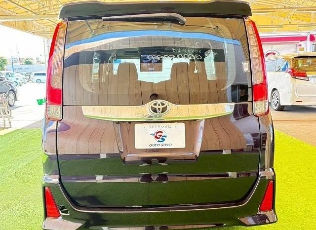 
								TOYOTA NOAH SI full									