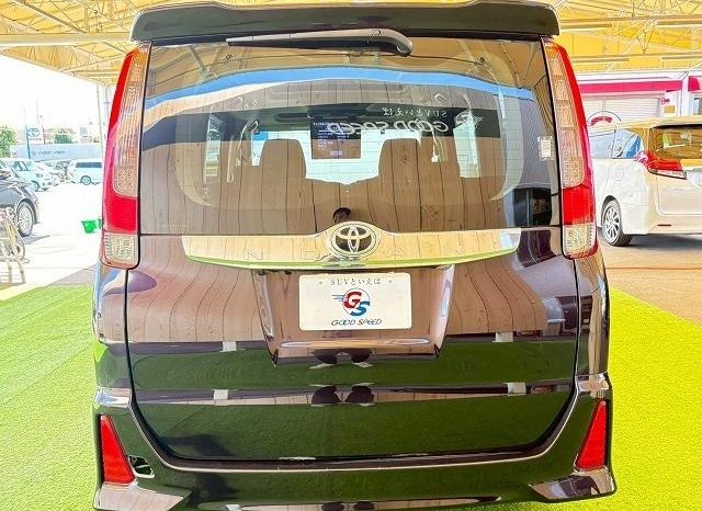 
								TOYOTA NOAH SI full									