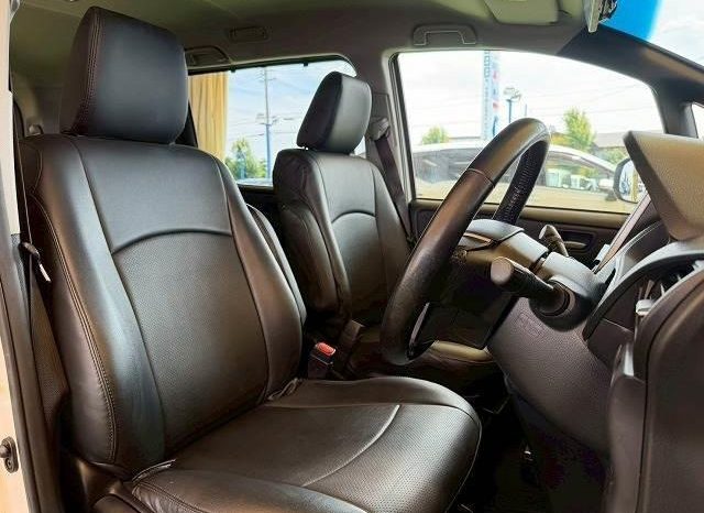 
								TOYOTA NOAH SI full									