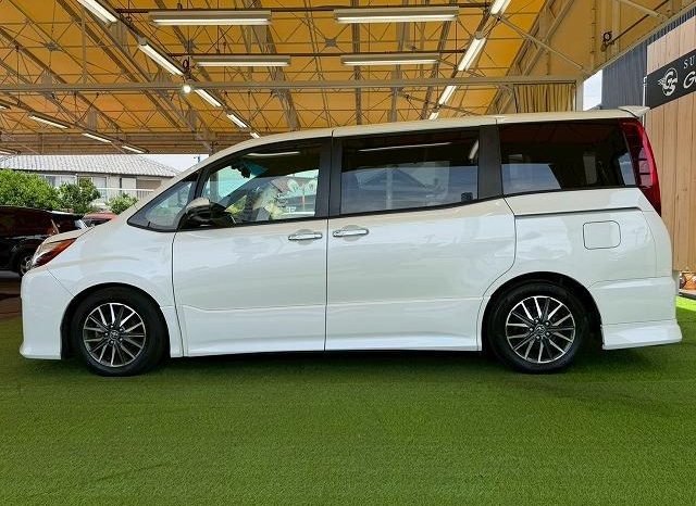 
								TOYOTA NOAH SI full									