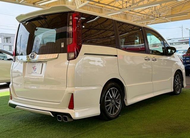 
								TOYOTA NOAH SI full									