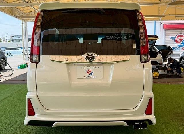 
								TOYOTA NOAH SI full									