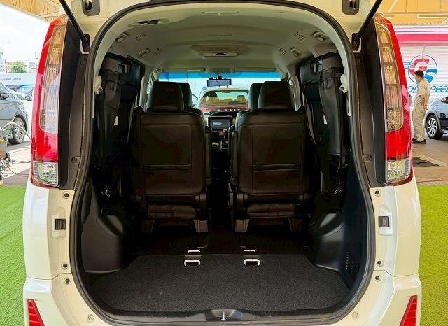 
								TOYOTA NOAH SI full									
