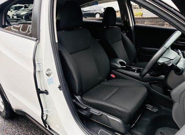 
								HONDA VEZEL HYBRID X full									