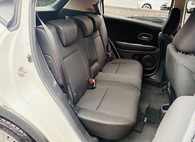 
								HONDA VEZEL HYBRID X full									