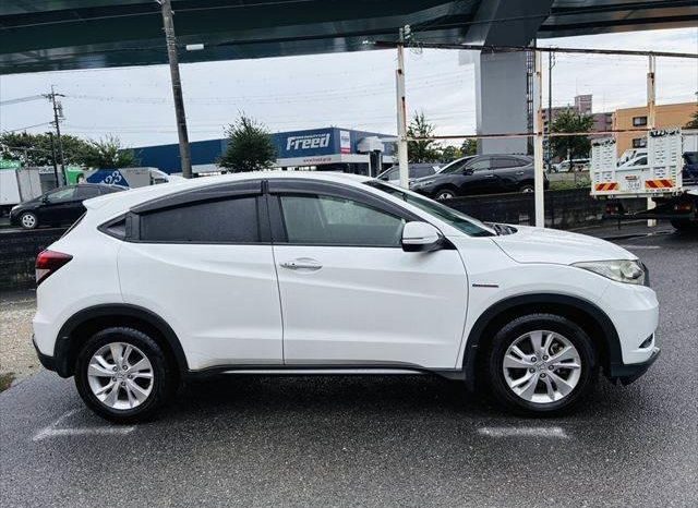 
								HONDA VEZEL HYBRID X full									