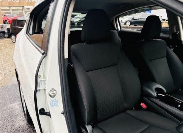 
								HONDA VEZEL HYBRID X full									