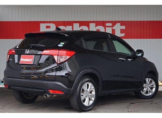 
								HONDA VEZEL X full									