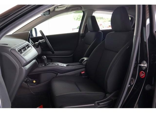 
								HONDA VEZEL X full									