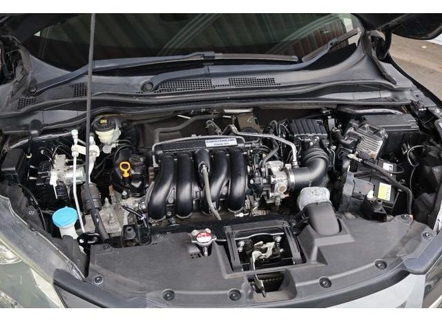 
								HONDA VEZEL X full									
