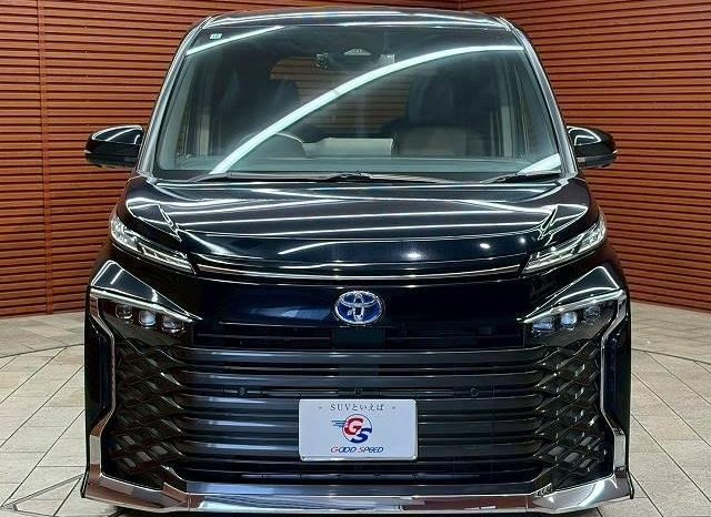 
								TOYOTA VOXY HYBRID S-Z full									