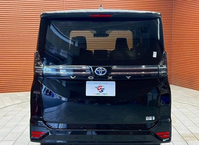 
								TOYOTA VOXY HYBRID S-Z full									