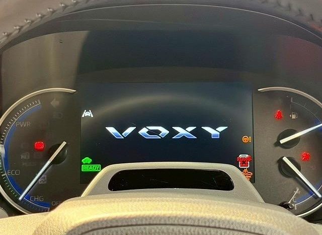 
								TOYOTA VOXY HYBRID S-Z full									