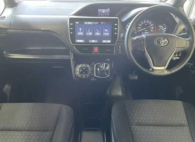 
								TOYOTA VOXY HYBRID V full									