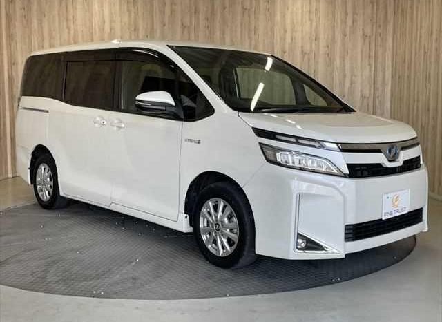 
								TOYOTA VOXY HYBRID V full									