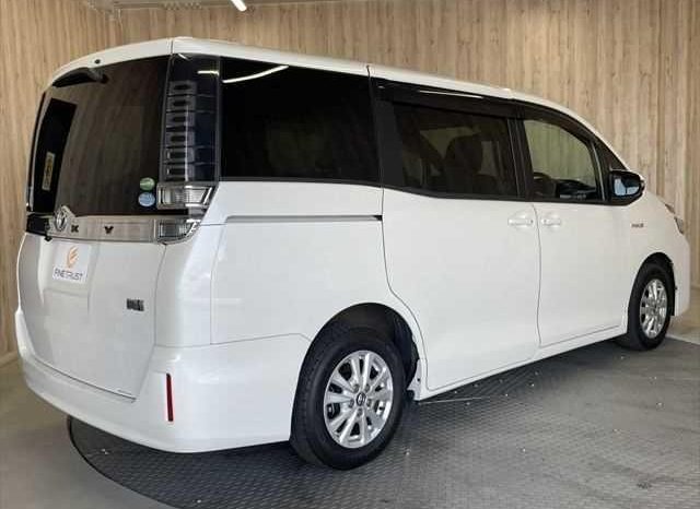 
								TOYOTA VOXY HYBRID V full									