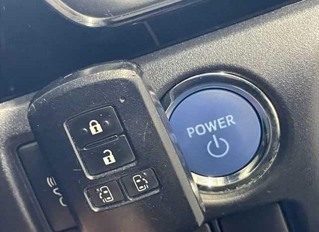 
								TOYOTA VOXY HYBRID V full									