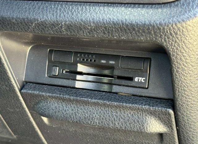 
								TOYOTA VOXY HYBRID ZS full									