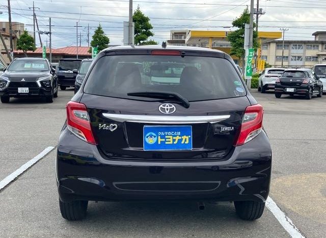 
								TOYOTA VITZ JEWELA full									