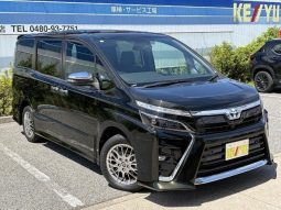 TOYOTA VOXY HYBRID ZS KIRAMEKI II