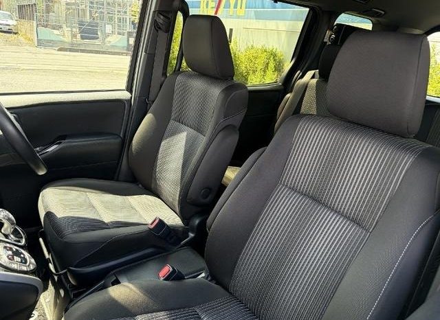 
								TOYOTA VOXY HYBRID ZS KIRAMEKI II full									