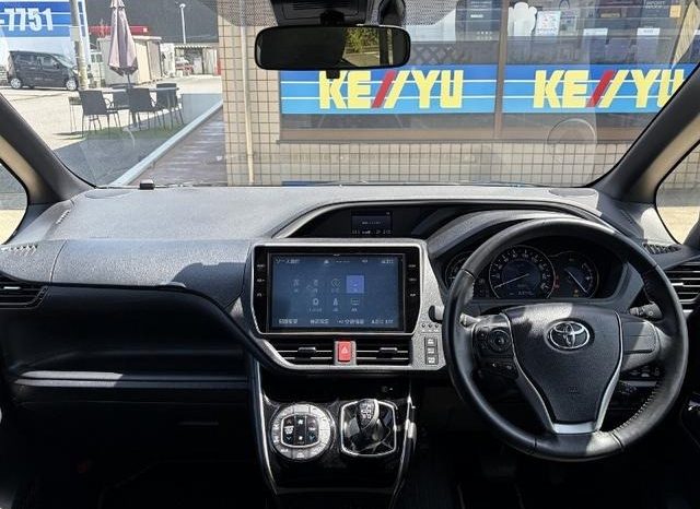 
								TOYOTA VOXY HYBRID ZS KIRAMEKI II full									