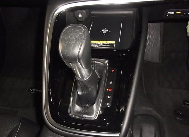 
								HONDA VEZEL E:HEV Z full									