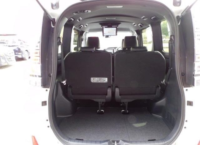 
								TOYOTA VOXY HYBRID ZS KIRAMEKI III full									