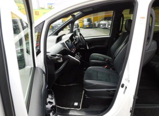 
								TOYOTA VOXY HYBRID ZS KIRAMEKI III full									