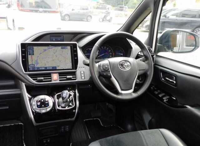 
								TOYOTA VOXY HYBRID ZS KIRAMEKI III full									