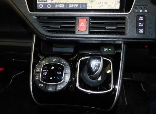 
								TOYOTA VOXY HYBRID ZS KIRAMEKI III full									