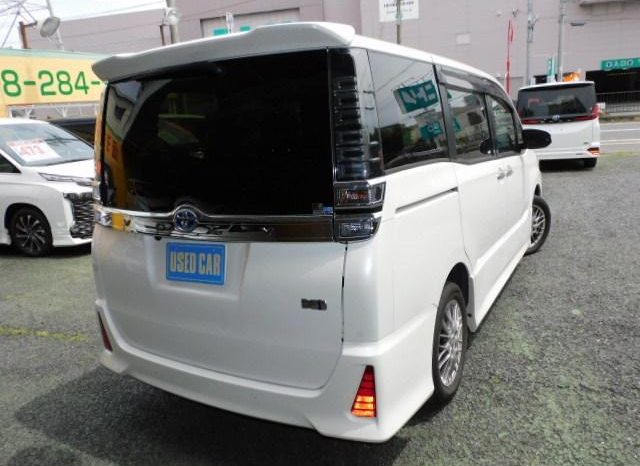 
								TOYOTA VOXY HYBRID ZS KIRAMEKI III full									