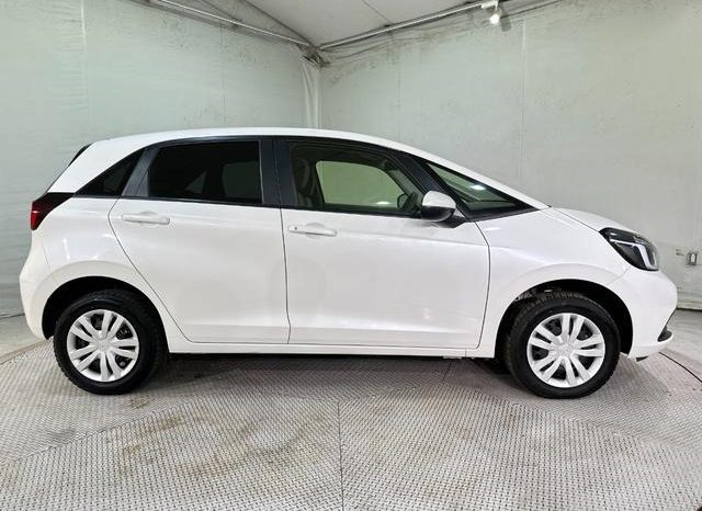 
								HONDA FIT E:HEV BASIC full									