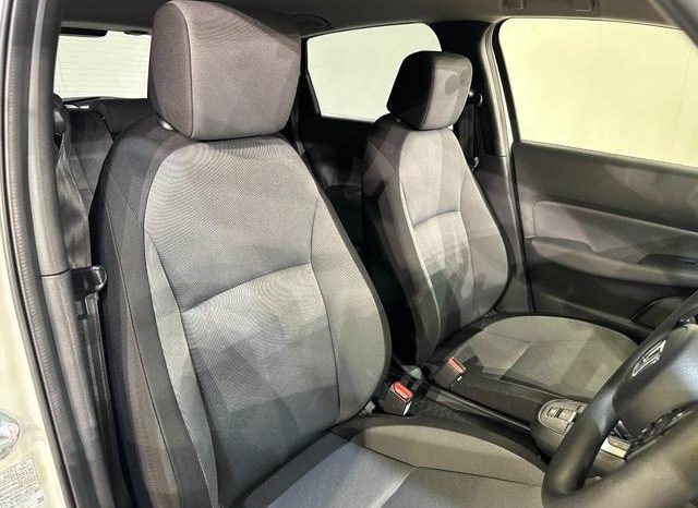 
								HONDA FIT E:HEV BASIC full									