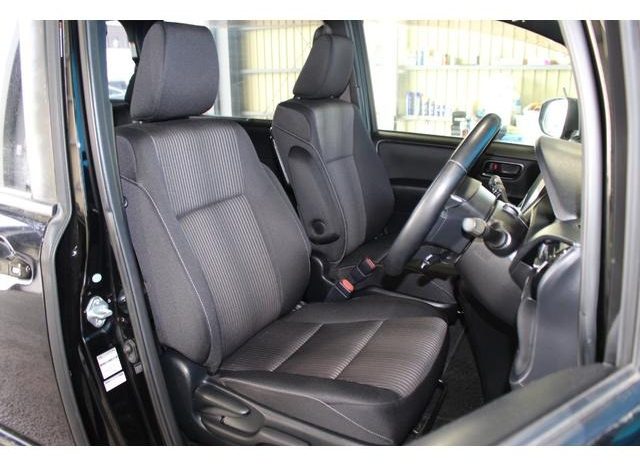 
								TOYOTA NOAH SI full									
