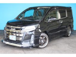 TOYOTA NOAH SI