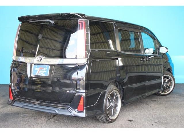 
								TOYOTA NOAH SI full									