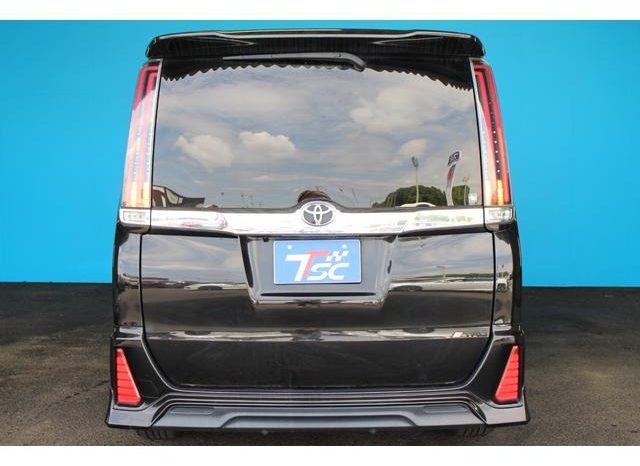 
								TOYOTA NOAH SI full									